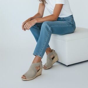 *Gentle Souls Coleen Cross Elastic Espadrille Shoe Womens 7.5 Beige Leather Heel